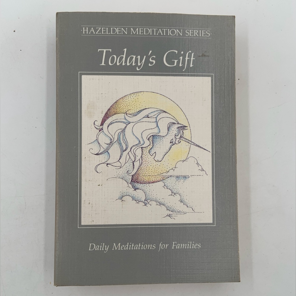 🌹New Listing🌹NWT Today's Gift: Daily Meditations for Families - Book